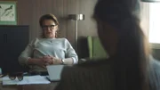 Die neue Polizeichefin Annika Fåhréus (Katrin Sundberg, li.) hat Sasha (Lola Zackow) zum Gespräch gebeten.