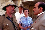 L-R: Superintendent Maitland (Iain Mitchell), Hastings (Hugh Frasier), Amy Leatheran (Georgina Sowerby), Hercule Poirot (David Suchet)