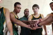 Der 17-jährige Basketballstar Ted verschwindet nach einem Spiel seiner Mannschaft spurlos. Die Ermittlungen decken die Schattenseiten des College-Basketball-Recruitings auf. Was ist mit Ted passiert?