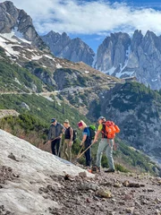 Wilder Kaiser Wegbereitung durch Gruttenhuettenteam mit Wirt Seppi Schwarz