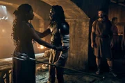 v.li.: Cala (Sara Martins), Kwame (Moe Hashim), Viggo (Jóhannes Haukur Jóhannesson)