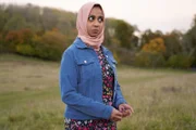 Zum ersten Mal auf dem Land: Amina (Anjana Vasan) fühlt sich sichtbar fehl am Platz.