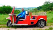 Michael Kessler unterwegs mit dem Tuk Tuk.