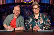 Rateteam-Kapitän Bernhard Hoëcker (l.) und die Komikerin Ilka Bessin (r.) bilden ein Rateteam.