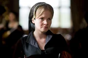 Im Gegensatz zur verbitterten Anne ist ihre Zofe Jane Seymour (Kate Phillips) von sanftem und zurückhaltendem Wesen.