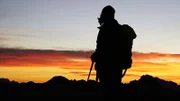 Sonnenaufgang über den einsamen Gipfeln des Lagorai.