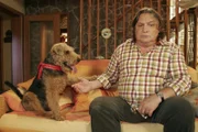 Bernd (Volker Herold) befürchtet, dass er sich von seinem Hund Erni trennen muss.