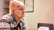 Eine suizidgefährdete Patientientin im Therapiegespräch.