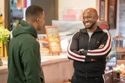 (v.li.): Daniel Ezra (Spencer James), Taye Diggs (Billy Baker).
