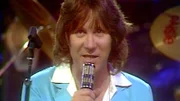 Mit den 100 schönsten Hits der 80er Jahre geht’s ins neue Jahr. Moderatorin Janna Falkenstein präsentiert große Songs von Alphaville, Gazebo, Karat, Juliane Werding, den Pet Shop Boys, Peter Schilling, Queen und vielen anderen. Als prominente Gäste sind Entertainerin Marijke Amado, Schauspieler Jan Sosniok und Musiklegende Heinz Rudolf Kunze mit dabei. - Karat.