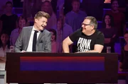 Rateteam-Kapitän Elton (r.) und der YouTuber Felix von der Laden (r.) bilden ein Rateteam.