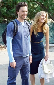 Zach Braff (John 'J.D.' Dorian), Sarah Chalke (Elliot Reid).