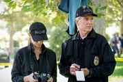 Ellie Bishop (Emily Wickersham, l.); Leroy Jethro Gibbs (Mark Harmon, r.)