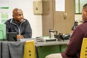(v.li.): Taye Diggs (Billy Baker), Daniel Ezra (Spencer James).