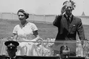 Queen Elizabeth II und Prinz Philip auf ihrer Reise durch die Länder des Commonwealth