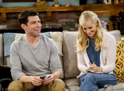 Dave Johnson (Max Greenfield, l.); Gemma Johnson (Beth Behrs, r.)
