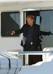 Lt. Horatio Caine (David Caruso)