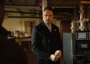 Ein neuer Fall für Holmes (Jonny Lee Miller): Ein professioneller Skeptiker, der übernatürliche, religiöse und wissenschaftliche Phänomene beruflich widerlegte, wurde ermordet ...