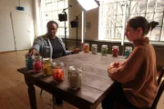 Clara Akinyosoye mit Fariza Bisaeva.