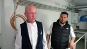Ein Wasserschaden im Keller legt den Supermarkt lahm, da das Wasser komplett abgestellt werden muss. Udo (li.) und Metin müssen das Problem schnellstmöglich beheben.