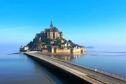 Frankreichs raue Küste: Im Norden der Bretagne Mont Saint-Michel in der Normandie
