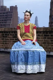 Frida Kahlos Werke, durchdrungen von Schmerz, Leidenschaft und Identität, sind weltberühmt.