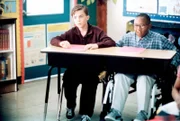 Malcolm (Frankie Muniz, li.) und Stevie (Craig Lamar Traylor) folgen gespannt dem Unterricht.