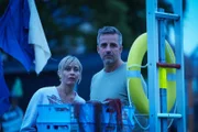 Können nicht glauben, was sie da sehen: Laura Drasbæk als Marianne Sommerdahl, André Babikian als Flemming
