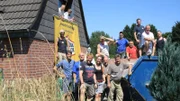 Das Handwerkerteam mit Eva und Daniel