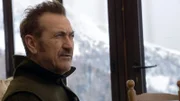 Rocco (Marco Giallini) im luxuriösen Chalet der Witwe des Ermordeten.