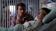 Elyce Snow (Myndy Crist) wird von ihrem Ehemann Ed (Dominic Purcell) ins Krankenhaus eingeliefert, weil sie immer häufiger in einen extrem langen, totenähnlichen Schlaf fällt. House und sein Team sind ratlos.