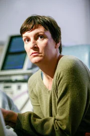 Hält Magda Donnelly (Daniela Nardini), deren Tochter Beatrice das Opfer eines Vergewaltigers geworden ist, Informationen zurück, die dem Fall eine ganz neue Wendung geben könnten?