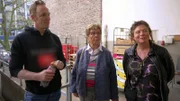 Fleischthekenexperten Daniel, Brigitte und Brigitta (re.) werden heute auf eine Fleischtagung fahren