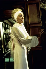 Grace Wheeler Willis (Janet Leigh)
