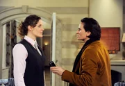 ARD ROTE ROSEN FOLGE 1508, am Freitag um 14:10 Uhr im ERSTEN. Naomi (Barara Lanz, l.) wird von Lorenzo (Cuco Wallraff, r.) ertappt, der nun weiss, dass er reingelegt wurde.