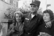 Rock´n Roll Star und Sexsymbol Elvis Presley. Von 1958 bis 1960 verdreht er deutschen Frauen den Kopf. Er ist im hessichen Friedberg Soldat in einer Panzerdivison.