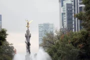 1910 ließ Porfirio Díaz in Mexiko-Stadt eine Statue des Abenteurers Don Guillén de Lampart errichten, doch durch die mexikanische Revolution geriet er vorerst in Vergessenheit, bevor er unter einem neuen Namen zu Ruhm gelangte.