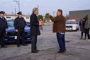Alden Parker (Gary Cole, vorne l.); Billy Doyle (Kevin Chapman, vorne r.)