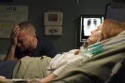 Jackson (Jesse Williams, l.) ist verzweifelt: April (Sarah Drew, r.) hatte einen lebensbedrohlichen Unfall ...