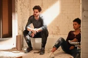 Station 19
Staffel 5
Folge 7
Grey Damon als Jack Gibson, Barrett Doss als Victoria Hughes