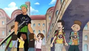 Folge 318: Zorros neue Familie Michael und Hoichael bitten Zorro, ihr Aniki was bedeutet Ńgro?er Bruderě zu werden. Als Zorro durch Water Seven bummelt, laufen ihm zwei alte Bekannte über den Weg, die Straßenjungen Michael und Hoichael. Sie sind so beeindruckt von Zorro, dass sie ihn zum Aniki, also zum großen Bruder haben möchten. Der lehnt jedoch ab. Die beiden Halbwüchsigen holen daher ihre Mutter ins Boot und Zorro findet sich plötzlich als Mitglied einer Großfamilie wieder.