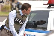 Eric Close (Martin Fitzgerald).  Der Aufseher einer Kläranlage verschwindet plötzlich. Das Team findet heraus, dass er möglicherweise in einen Raubüberfall verwickelt war und etwas mit dem Verschwinde seines Freundes zu tun hat.