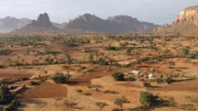 Vor über 1.700 Jahren siedelten sich die ersten Christen hier an. Das Land ist extrem trocken, doch an einigen Tagen im Jahr regnet es.