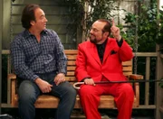 Jim (Jim Belushi, li.) macht mit dem Teufel (James Lipton) einen Deal...