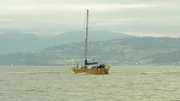 Die Albebaran ist ein Forschungssegelschiff, das immer wieder auf dem Bodensee kreuzt, um Schülern der Anrainergemeinden die Arbeit von Biologen näherzubringen und ein Bewusstsein für die ökologischen Aspekte des Sees zu vermitteln.