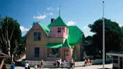 Villa Kunterbunt im Vergnügungspark Kneippbyn auf der schwedischen Insel Gotland.