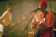Patrice steht für grenzenlosen Stilmix: Mit Reggae, Soul und Hip-Hop aufgewachsen, mischt er diese Einflüsse heute in seiner Musik.