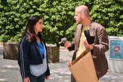 Tobias (Patrick Müller) erkennt, dass Esma (Özge Delioglan) etwas Illegales plant.