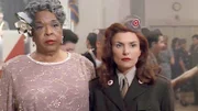 Tess (Della Reese, l.) und Monica (Roma Downey) im Zweiten Weltkrieg.