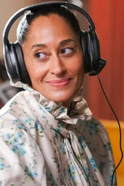 Tracee Ellis Ross (Rainbow ‚Bow‘ Johnson).